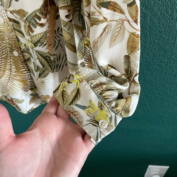 H&M tropical floral sheer button up long sleeve blouse size small - Picture 6 of 8